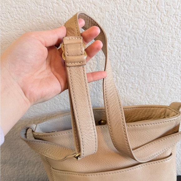 Vintage 1996 Coach Sonoma Pocket Zip Natural Grain Leather (4924) Crossbody Bag - Picture 5 of 12